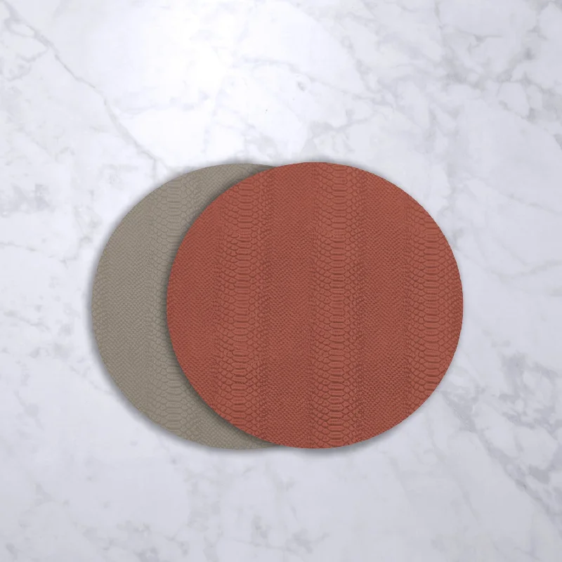 VIDA Croc Reversible 15.5" Round Placemats Set of 4 (Salmon and Taupe)